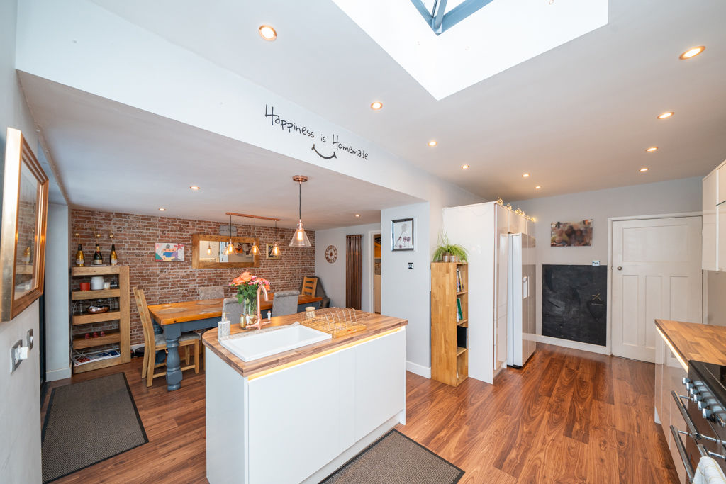 Kitchen- click for photo gallery